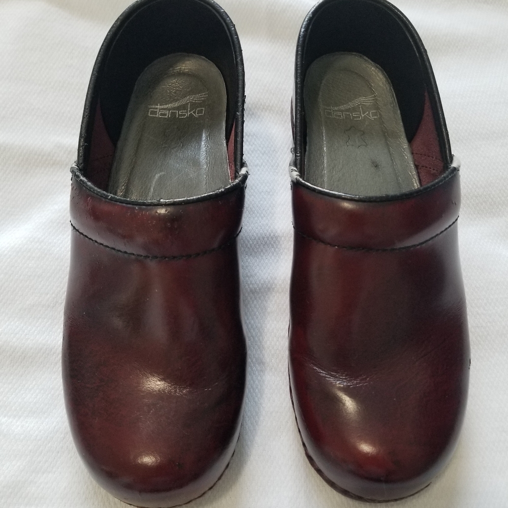 Dansko Burgandy Leather Clogs Size 38